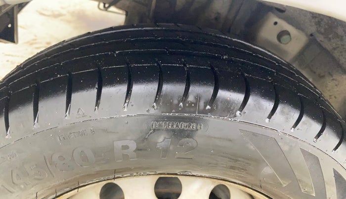 2013 Hyundai Eon ERA +, Petrol, Manual, 62,934 km, Right Rear Tyre Tread