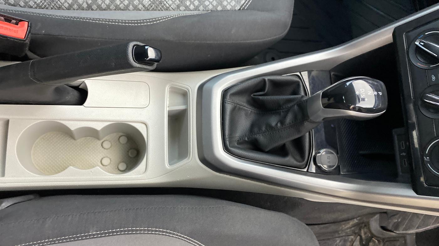 2022 Volkswagen TAIGUN HIGHLINE 1.0 TSI AT, Petrol, Automatic, 57,237 km, Gear Lever