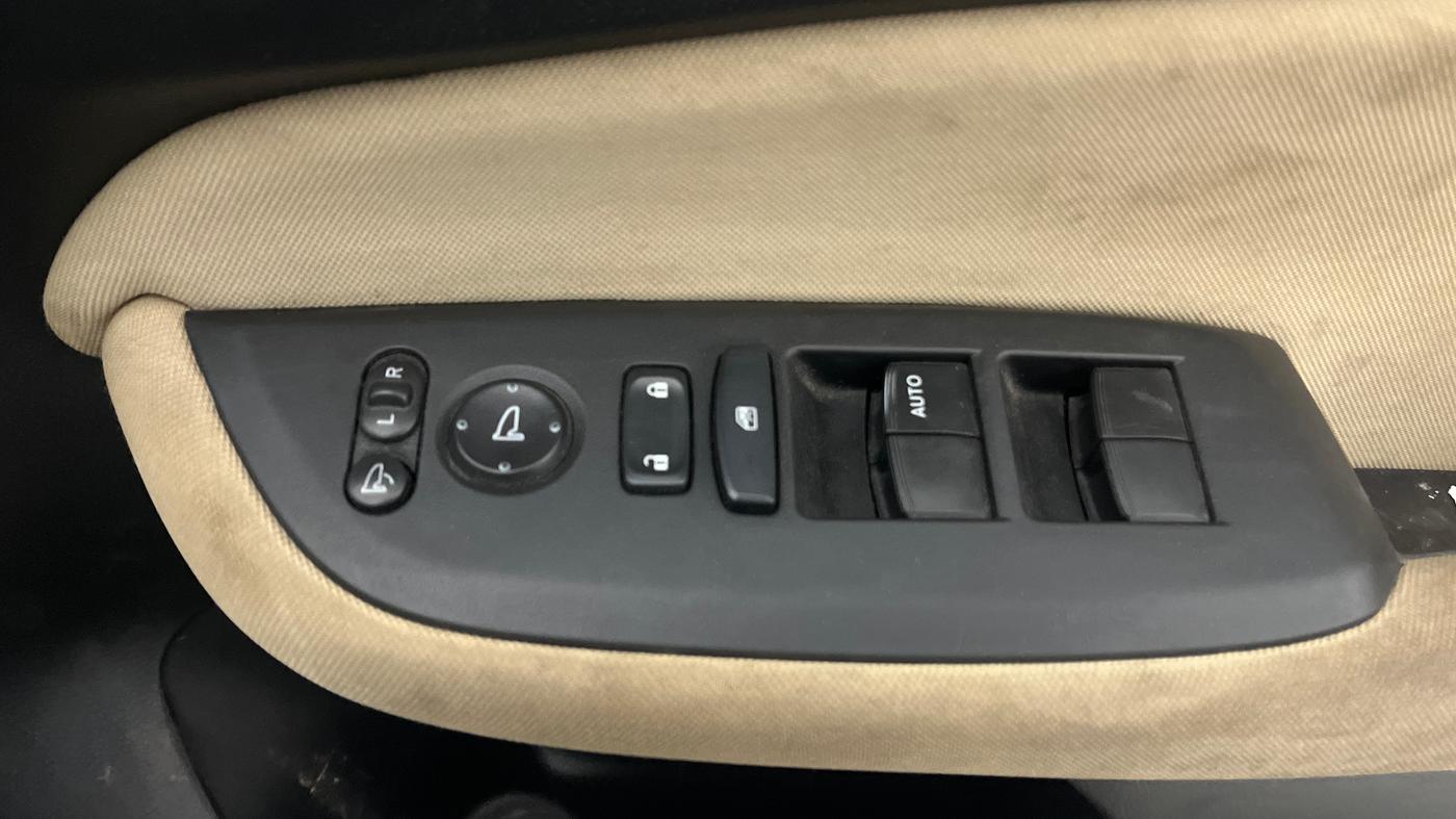 2022 Honda City 1.5L I-VTEC V MT 5TH GEN, Petrol, Manual, 58,802 km, Driver Side Door Panels Control