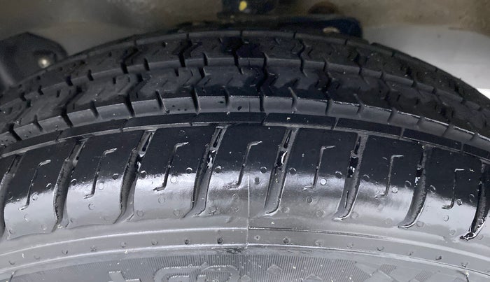 2020 Maruti Eeco 5 STR WITH AC PLUSHTR, Petrol, Manual, Right Front Tyre Tread