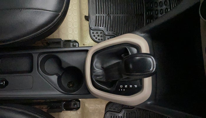 2017 Hyundai Grand i10 MAGNA AT 1.2 KAPPA VTVT, Petrol, Automatic, 98,325 km, Gear Lever