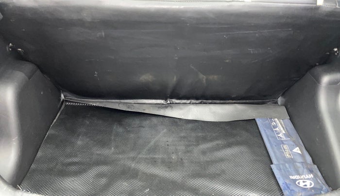 2017 Hyundai Grand i10 MAGNA AT 1.2 KAPPA VTVT, Petrol, Automatic, 98,325 km, Boot Inside