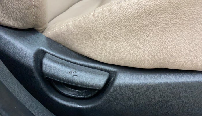 2018 Hyundai Grand i10 SPORTZ (O) 1.2 KAPPA VTVT, Petrol, Manual, 30,999 km, Driver Side Adjustment Panel