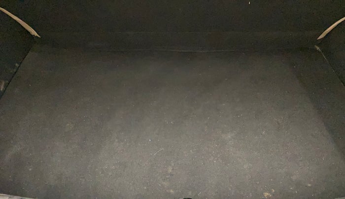 2018 Hyundai Grand i10 SPORTZ (O) 1.2 KAPPA VTVT, Petrol, Manual, 30,999 km, Boot Inside