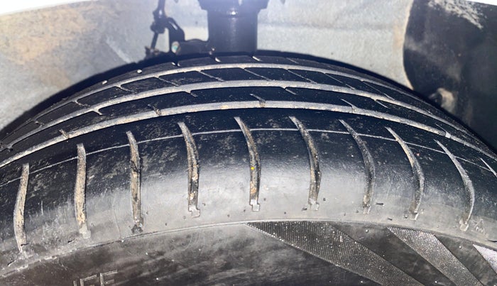 2015 Hyundai Grand i10 SPORTZ 1.2 KAPPA VTVT, Petrol, Manual, 36,792 km, Right Front Tyre Tread