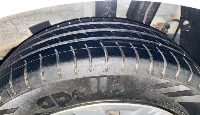 2015 Hyundai Grand i10 SPORTZ 1.2 KAPPA VTVT, Petrol, Manual, 36,792 km, Left Rear Tyre Tread