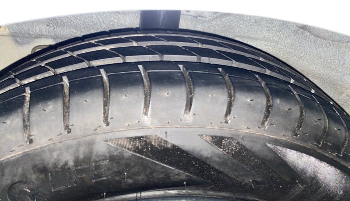 2015 Hyundai Grand i10 SPORTZ 1.2 KAPPA VTVT, Petrol, Manual, 36,792 km, Right Rear Tyre Tread