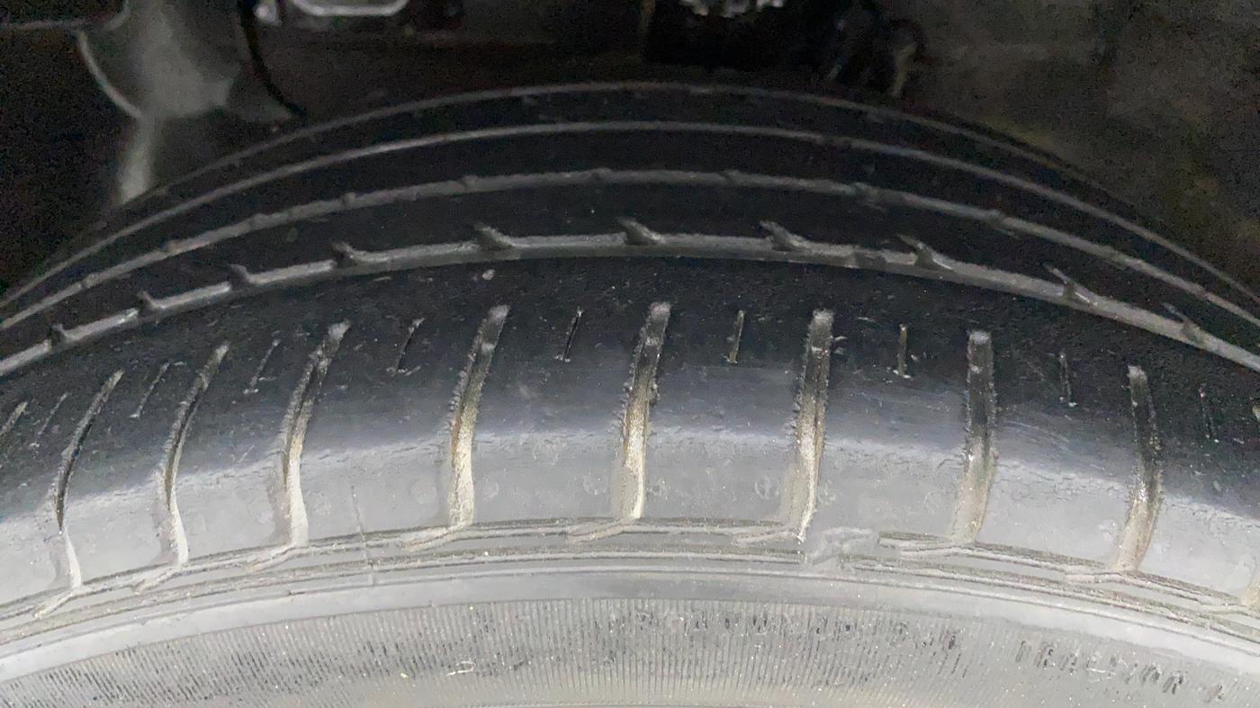 2016 Hyundai Elite i20 ASTA 1.2 (O), Petrol, Manual, 67,279 km, Left Front Tyre Tread