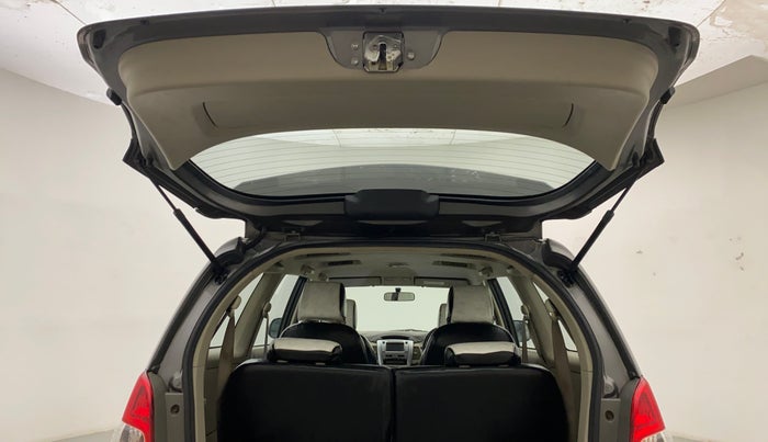 2014 Toyota Innova 2.5 VX 7 STR, Diesel, Manual, 93,272 km, Boot Door Open