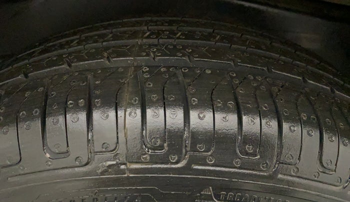 2014 Toyota Innova 2.5 VX 7 STR, Diesel, Manual, 93,272 km, Left Rear Tyre Tread