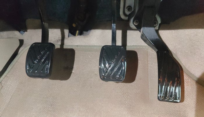 2017 Maruti Ciaz ZETA 1.4  MT PETROL, Petrol, Manual, 65,539 km, Pedals