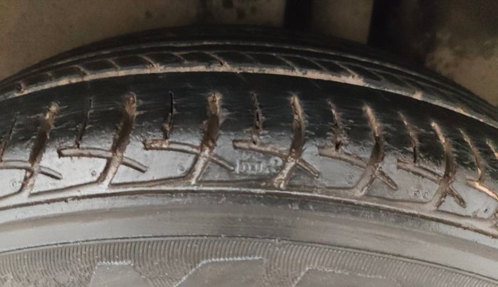 2017 Maruti Ciaz ZETA 1.4  MT PETROL, Petrol, Manual, 65,539 km, Left Rear Tyre Tread