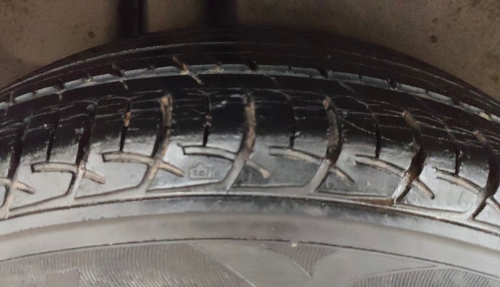 2017 Maruti Ciaz ZETA 1.4  MT PETROL, Petrol, Manual, 65,539 km, Right Rear Tyre Tread