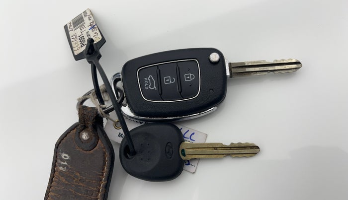 2019 Hyundai Elite i20 SPORTZ PLUS 1.2 DUAL TONE, Petrol, Manual, 24,581 km, Key Close Up