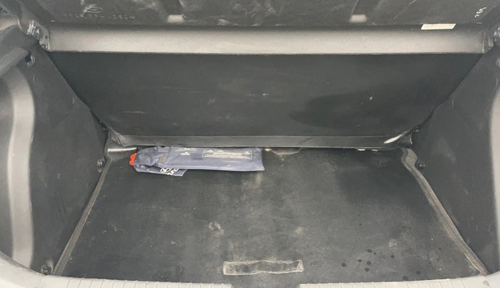 2019 Hyundai Elite i20 SPORTZ PLUS 1.2 DUAL TONE, Petrol, Manual, 24,581 km, Boot Inside