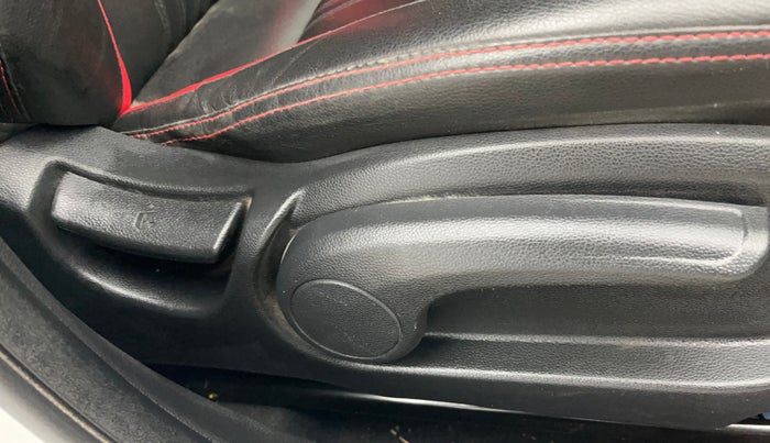 2019 Hyundai Elite i20 SPORTZ PLUS 1.2 DUAL TONE, Petrol, Manual, 24,581 km, Driver Side Adjustment Panel