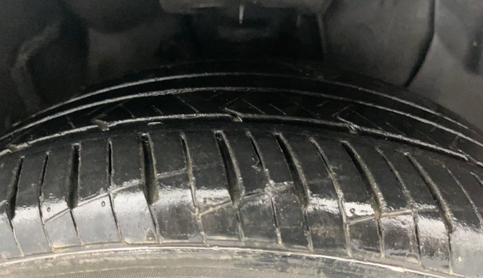 2019 Hyundai Elite i20 SPORTZ PLUS 1.2 DUAL TONE, Petrol, Manual, 24,581 km, Right Front Tyre Tread