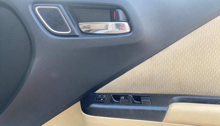 2019 Honda City 1.5L I-VTEC V MT, CNG, Manual, 78,988 km, Driver Side Door Panels Control