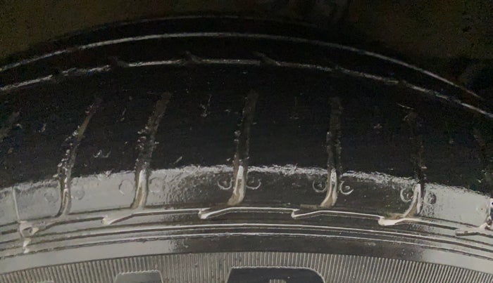 2018 Maruti Ciaz ZETA 1.5 SHVS MT PETROL, Petrol, Manual, 62,709 km, Right Rear Tyre Tread