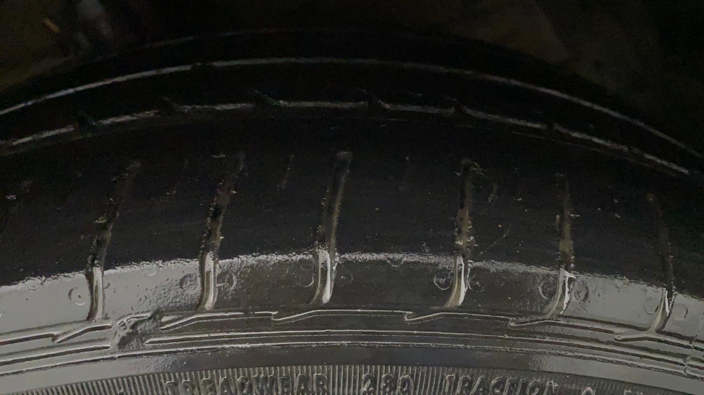 2018 Maruti Ciaz ZETA 1.5 SHVS MT PETROL, Petrol, Manual, 62,709 km, Left Front Tyre Tread