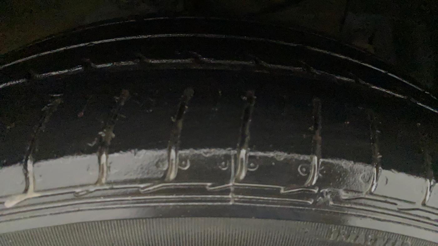 2018 Maruti Ciaz ZETA 1.5 SHVS MT PETROL, Petrol, Manual, 62,709 km, Left Rear Tyre Tread