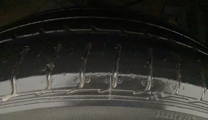2018 Maruti Ciaz ZETA 1.5 SHVS MT PETROL, Petrol, Manual, 62,709 km, Left Rear Tyre Tread