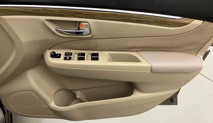 2018 Maruti Ciaz ZETA 1.5 SHVS MT PETROL, Petrol, Manual, 62,709 km, Driver Side Door Panels Control