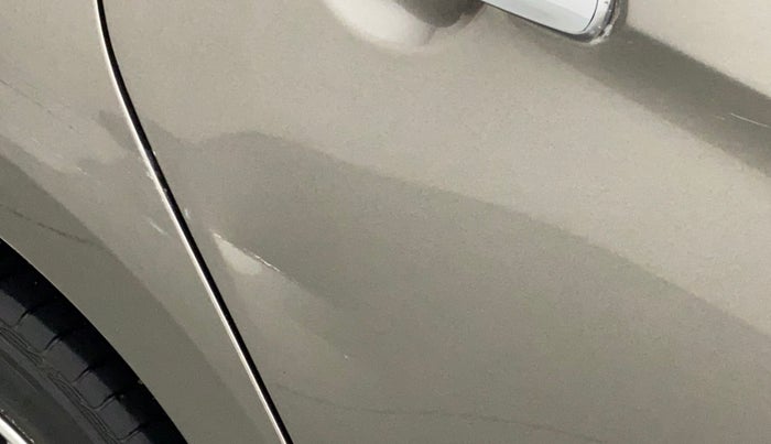 2018 Maruti Ciaz ZETA 1.5 SHVS MT PETROL, Petrol, Manual, 62,709 km, Right rear door - Minor scratches