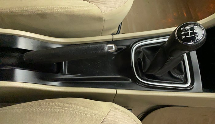 2018 Maruti Ciaz ZETA 1.5 SHVS MT PETROL, Petrol, Manual, 62,709 km, Gear Lever