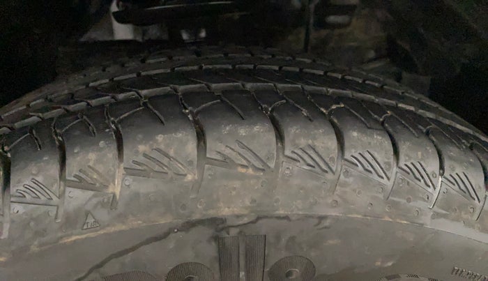 2024 Maruti Grand Vitara DELTA SMART HYBRID, Petrol, Manual, 34,308 km, Right Front Tyre Tread