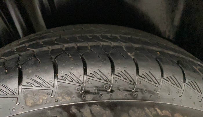 2024 Maruti Grand Vitara DELTA SMART HYBRID, Petrol, Manual, 34,308 km, Right Rear Tyre Tread