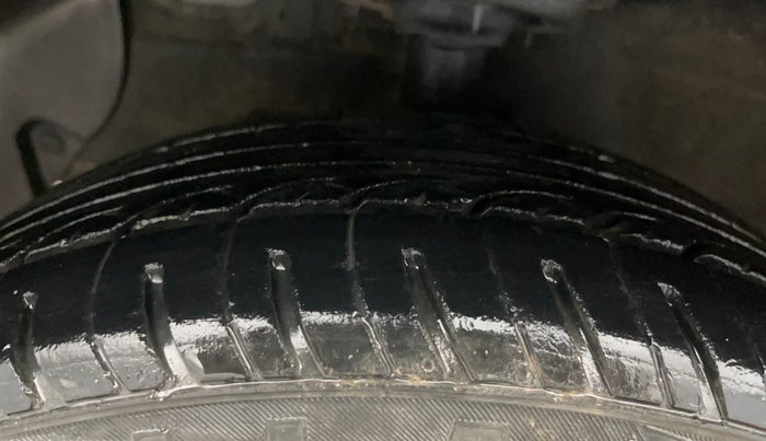 2014 Hyundai Grand i10 MAGNA 1.2 KAPPA VTVT, Petrol, Manual, 72,212 km, Left Front Tyre Tread