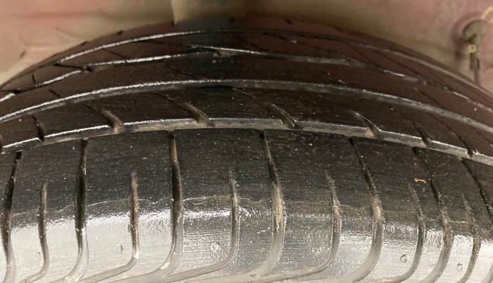 2011 Toyota Etios V, Petrol, Manual, 87,194 km, Right Rear Tyre Tread