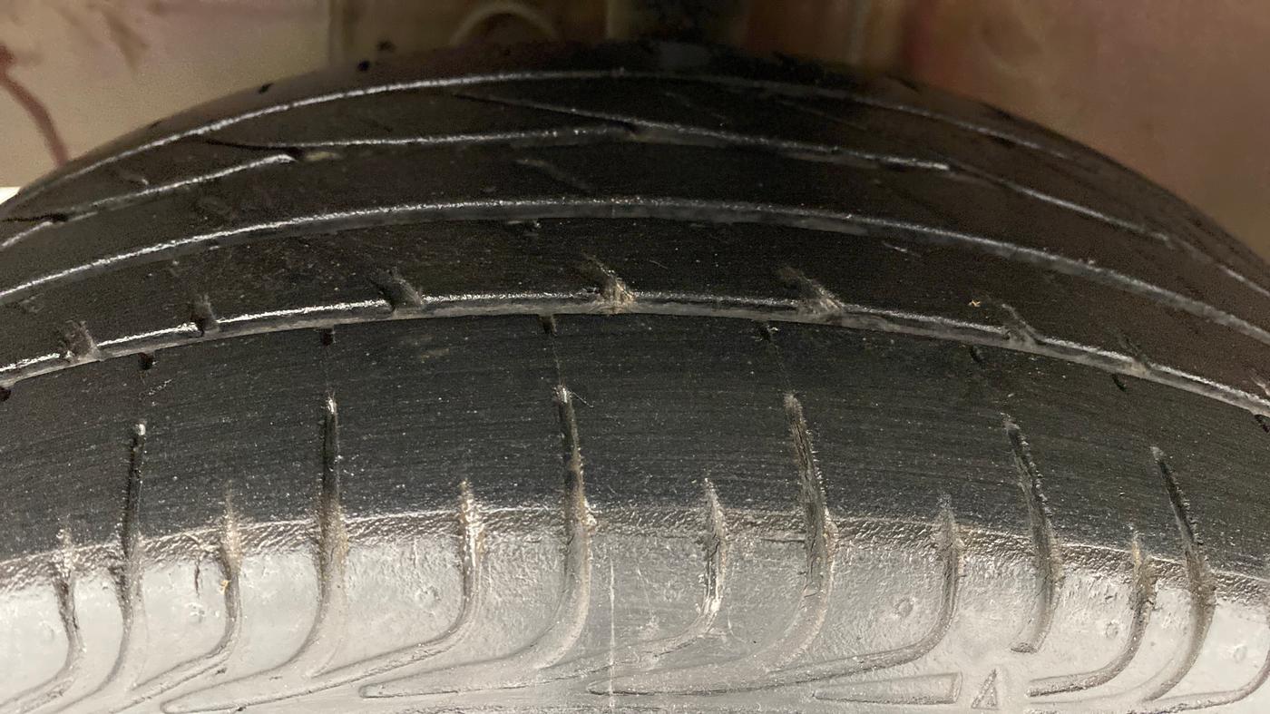 2011 Toyota Etios V, Petrol, Manual, 87,194 km, Left Front Tyre Tread