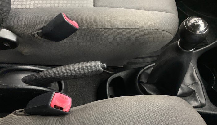 2011 Toyota Etios V, Petrol, Manual, 87,194 km, Gear Lever