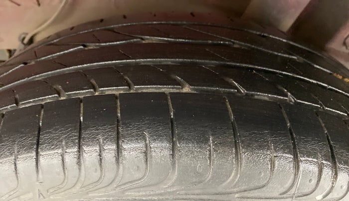 2011 Toyota Etios V, Petrol, Manual, 87,194 km, Left Rear Tyre Tread