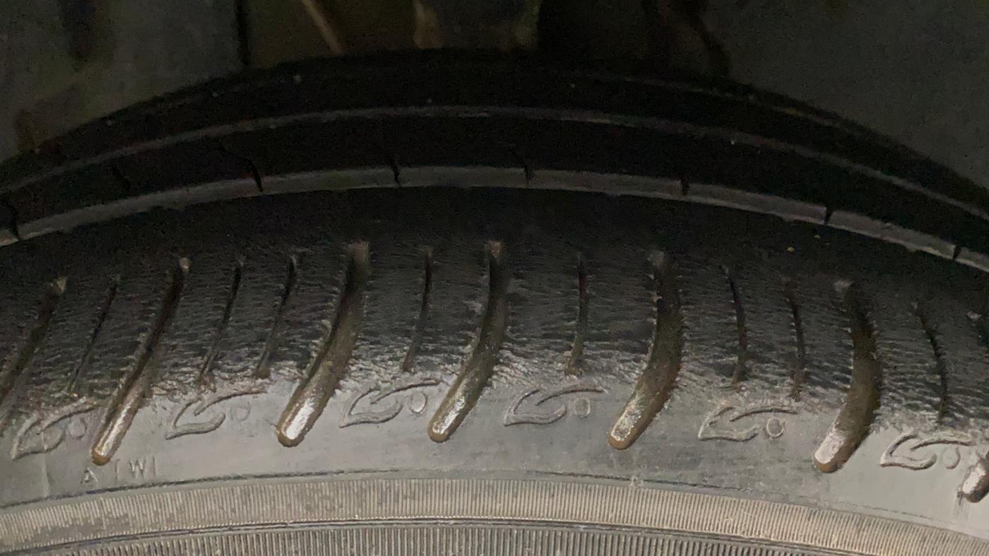 2020 Tata ALTROZ XZ PETROL, Petrol, Manual, 40,234 km, Right Front Tyre Tread