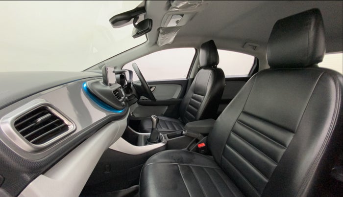 2020 Tata ALTROZ XZ PETROL, Petrol, Manual, 40,234 km, Right Side Front Door Cabin
