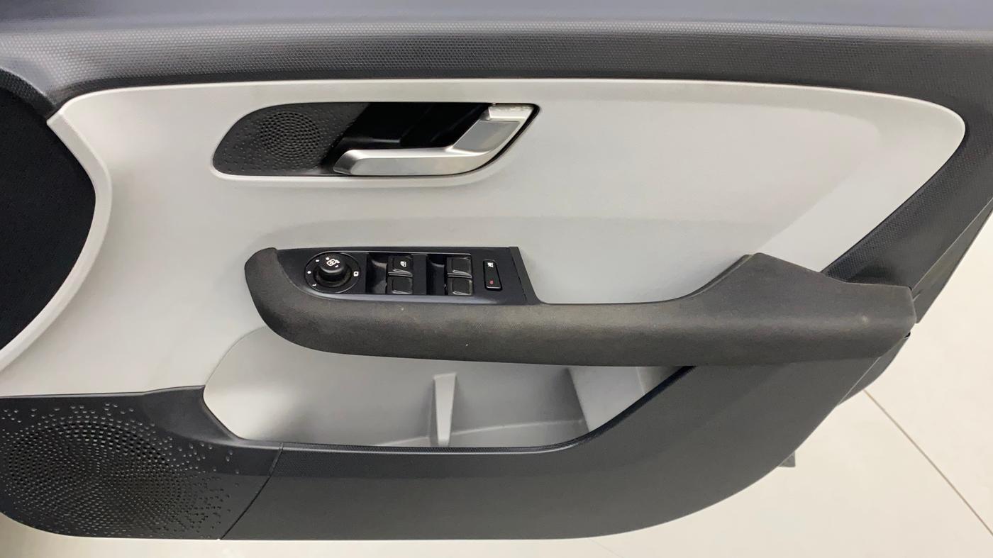2020 Tata ALTROZ XZ PETROL, Petrol, Manual, 40,234 km, Driver Side Door Panels Control