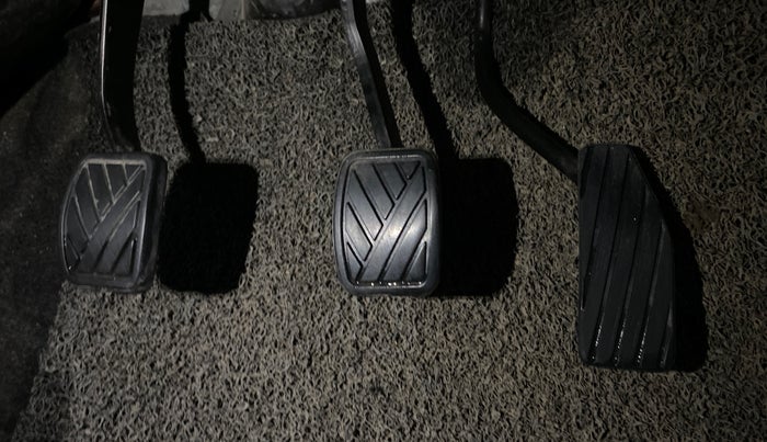 2018 Maruti Wagon R 1.0 LXI, Petrol, Manual, 44,431 km, Pedals