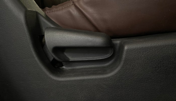 2018 Maruti Wagon R 1.0 LXI, Petrol, Manual, 44,431 km, Driver Side Adjustment Panel