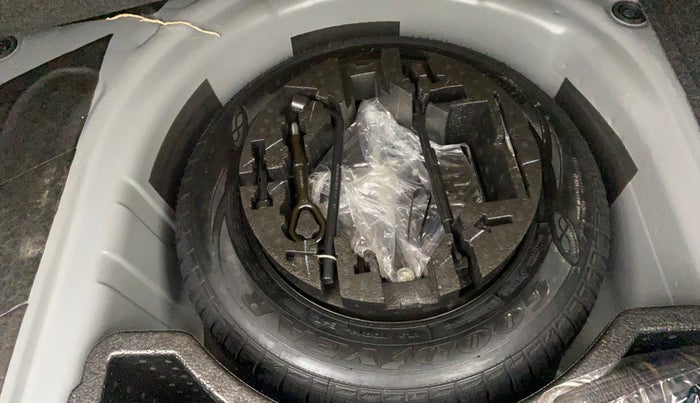 2021 Skoda Rapid 1.0 AMBITION TSI MT, Petrol, Manual, 31,848 km, Spare Tyre