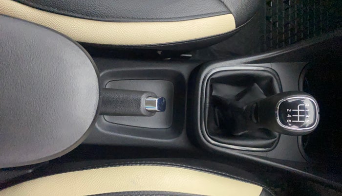 2021 Skoda Rapid 1.0 AMBITION TSI MT, Petrol, Manual, 31,848 km, Gear Lever