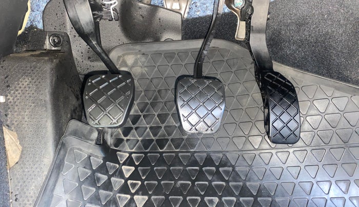 2021 Skoda Rapid 1.0 AMBITION TSI MT, Petrol, Manual, 31,848 km, Pedals