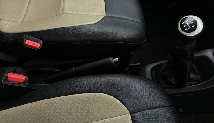 2016 Maruti Wagon R 1.0 VXI, Petrol, Manual, 10,831 km, Gear Lever