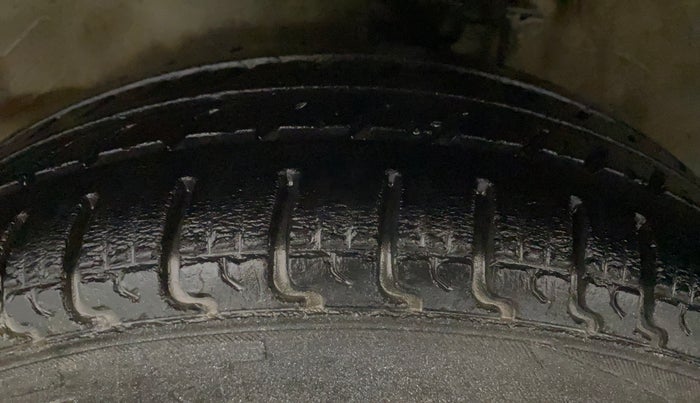 2015 Maruti Alto K10 VXI, Petrol, Manual, 67,212 km, Left Front Tyre Tread