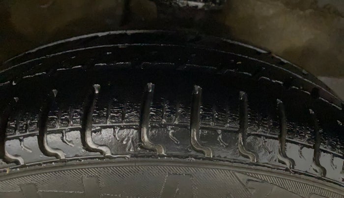 2015 Maruti Alto K10 VXI, Petrol, Manual, 67,212 km, Right Front Tyre Tread