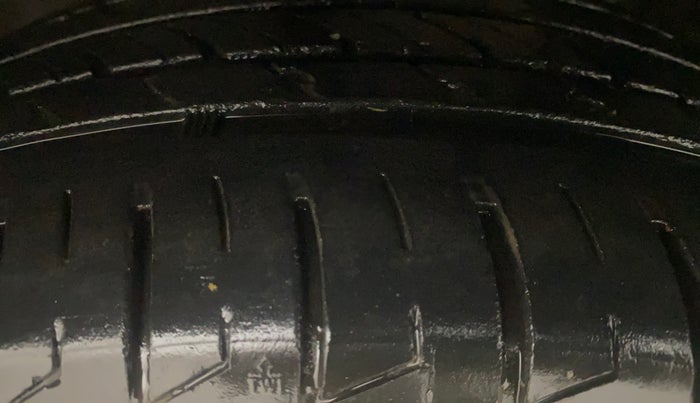 2021 KIA SONET HTX 1.5, Diesel, Manual, 98,661 km, Left Front Tyre Tread