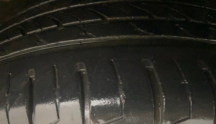 2021 KIA SONET HTX 1.5, Diesel, Manual, 98,661 km, Right Front Tyre Tread