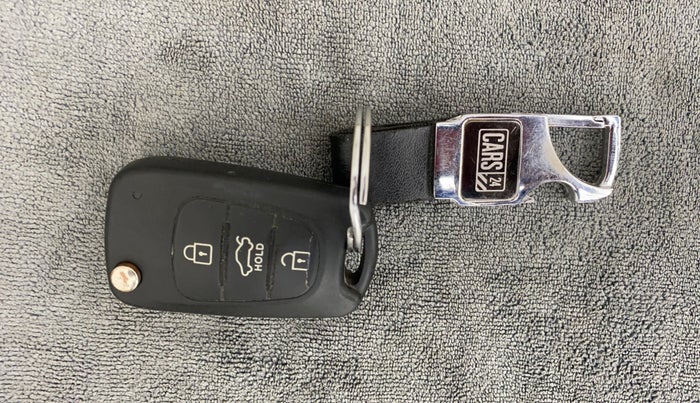 2016 Hyundai i10 SPORTZ 1.1, Petrol, Manual, 34,916 km, Key Close Up